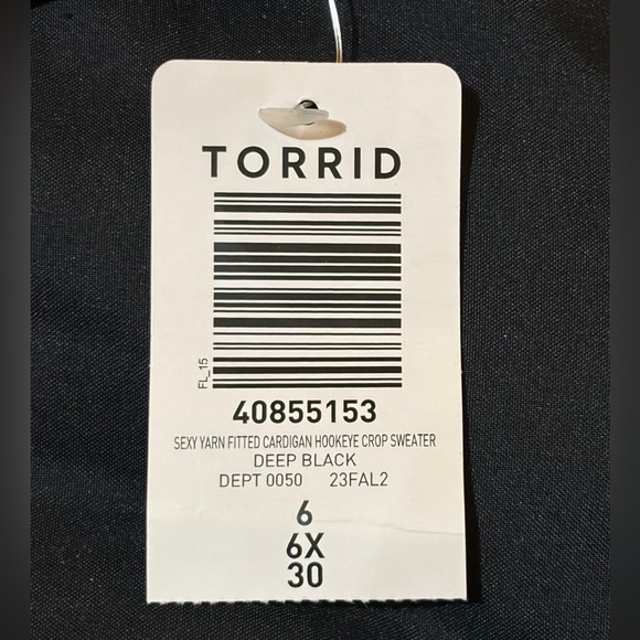 Torrid Fitted Crop Hook & Eye Cardigan - NWT - Picture 3 of 3